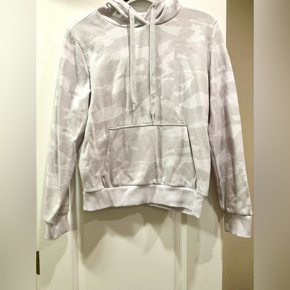 90 Degree By Reflex women’s Gray camo print hoodie